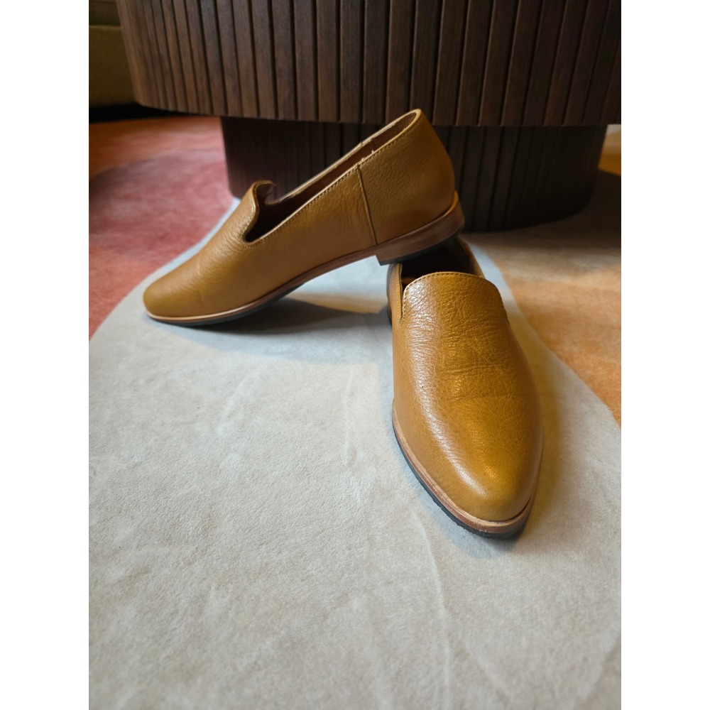 Patina Footwear Loafers Women 7 Tan Leather Almond Toe Minimalist Dark Academia